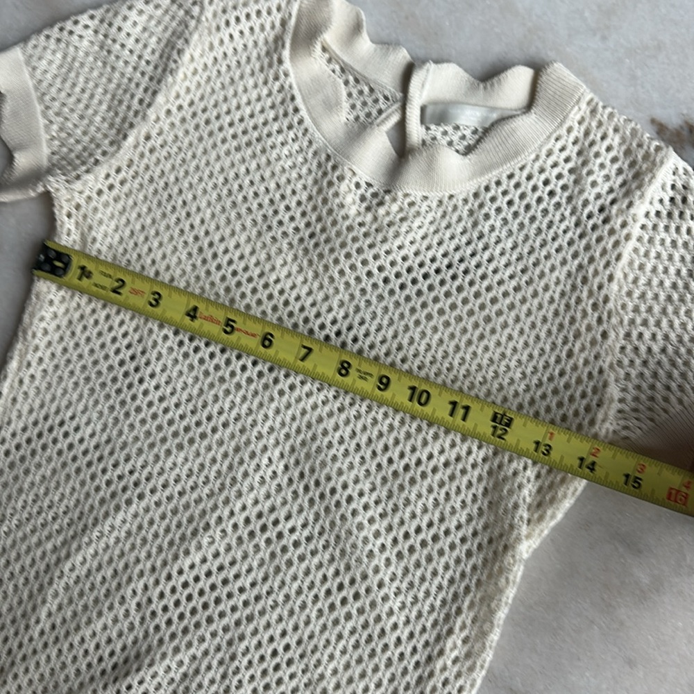 Revolve One Grey Day crocheted mesh short sleeve sweater - Picture 5 of 10